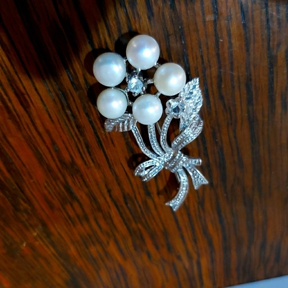 VINTAGE BROOCH